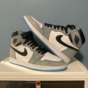 Size 8.5 - Jordan 1 High University Blue **100% AUTHENTIC**